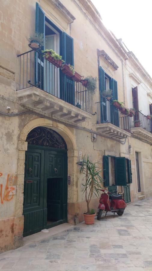 ليتشي Casa D'Artista Suite & Garden المظهر الخارجي الصورة